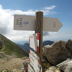 E108