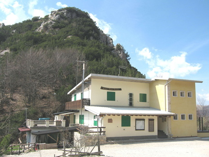 E109-Rifugio-Pertica-2