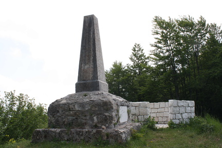 E115-obelisco