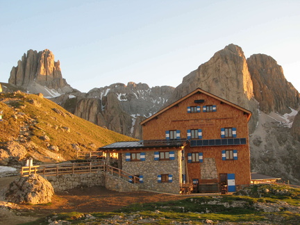 E541-090612-LN-Rifugio-Roda-de-Vael-1