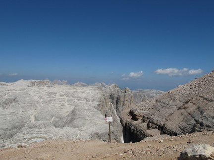 E638-ldp003-00-p3-110825-LB