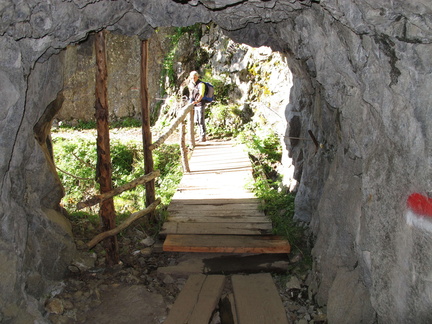 O233-rilievi-riparo-cascata-q-1905-110809-0040