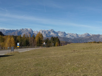 O621-unbelpanoramasulBrentaallarrivodelsentieroalleViote-171024-fmc