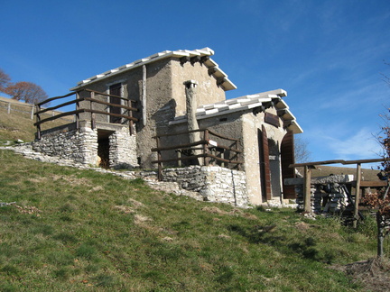 O687-12-1-bivacco-Casera-Vignolet-dell-ANA-1